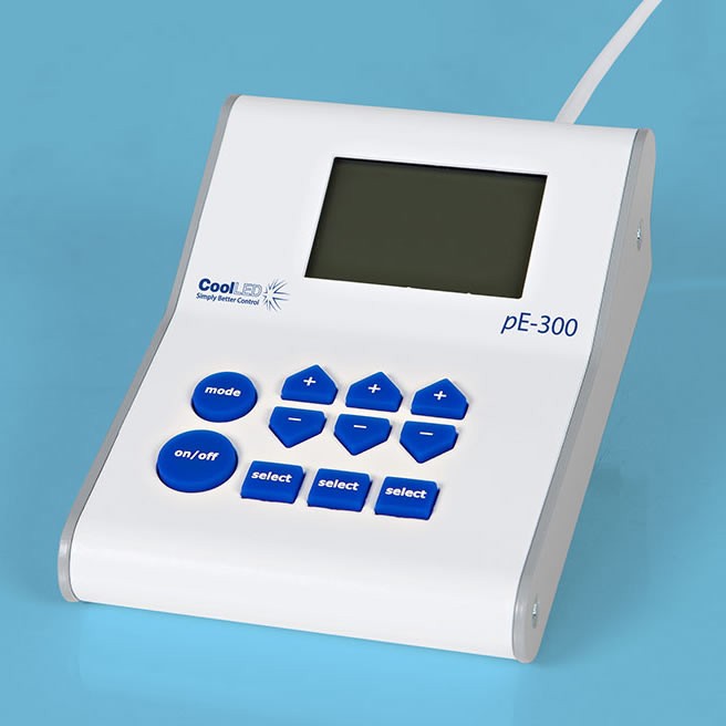 CoolLED-pE300-remote.jpg